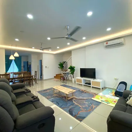 Little Boo Homestay @ Kota Warisan Sepang Exterior photo